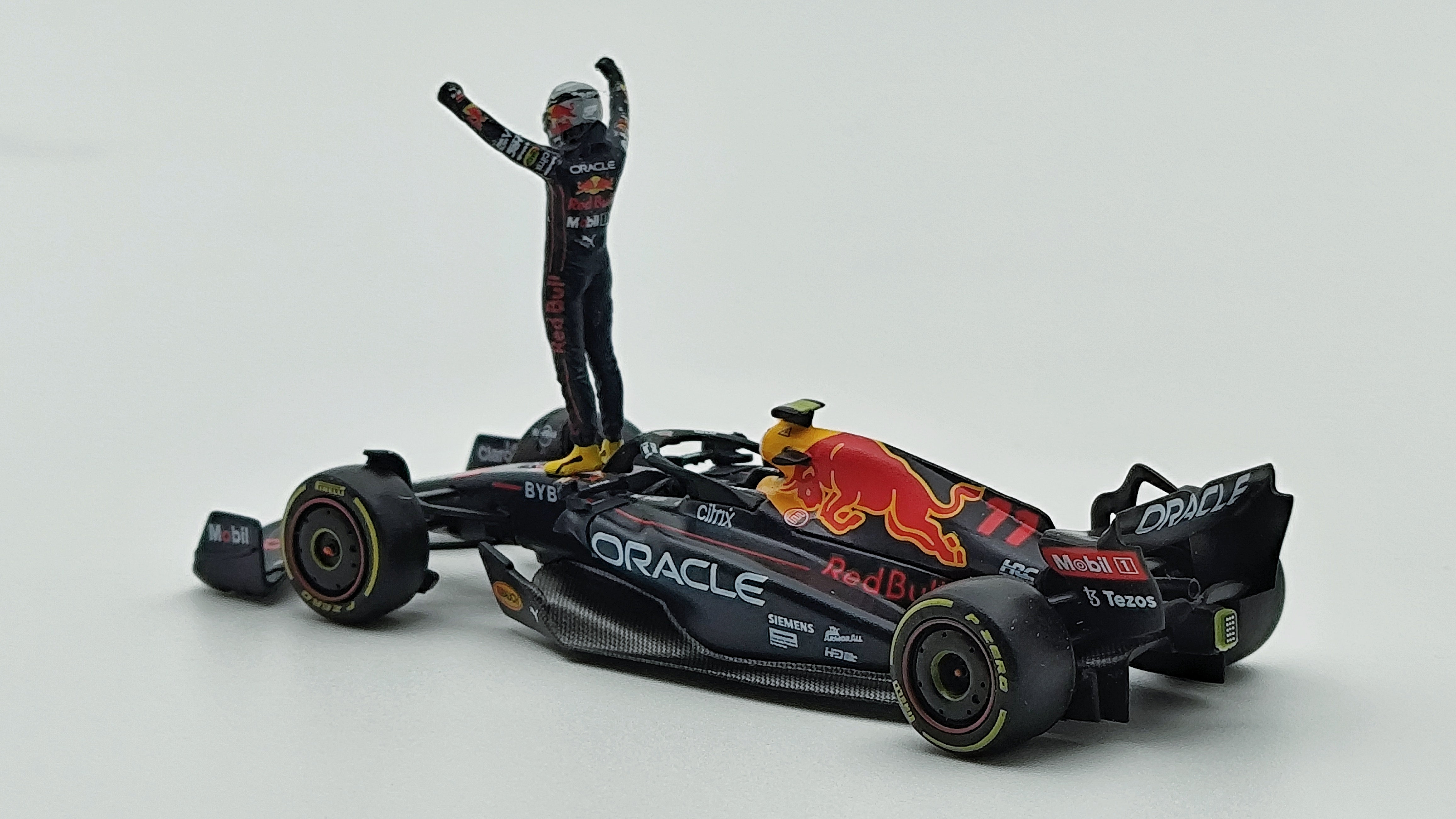 Mini GT Red Bull RB18 Sergio Perez Winner Monaco GP 2022 1/64