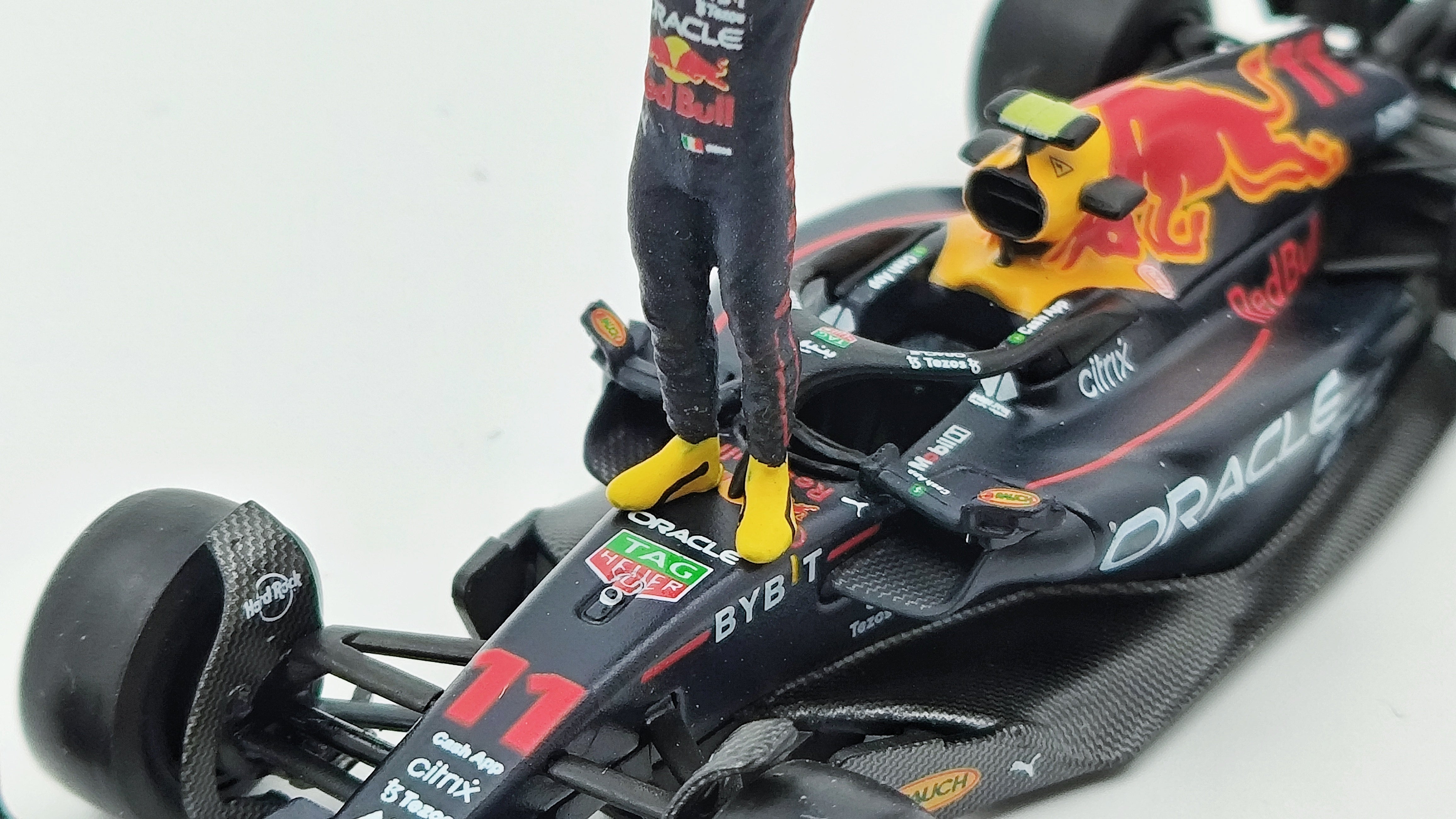 Mini GT Red Bull RB18 Sergio Perez Winner Monaco GP 2022 1/64