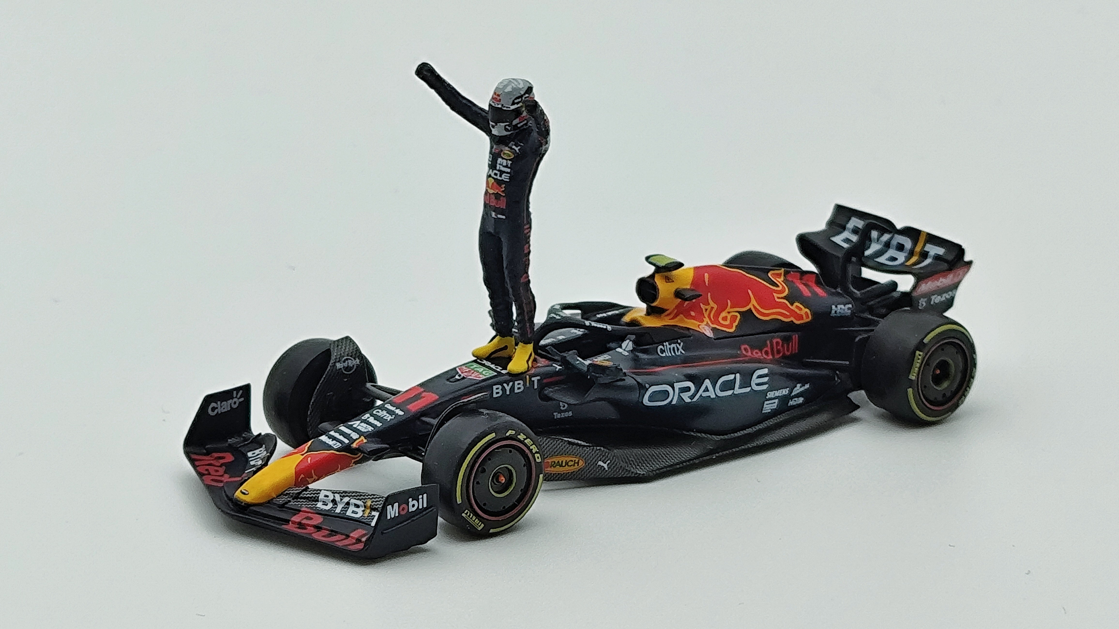 Mini GT Red Bull RB18 Sergio Perez Winner Monaco GP 2022 1/64