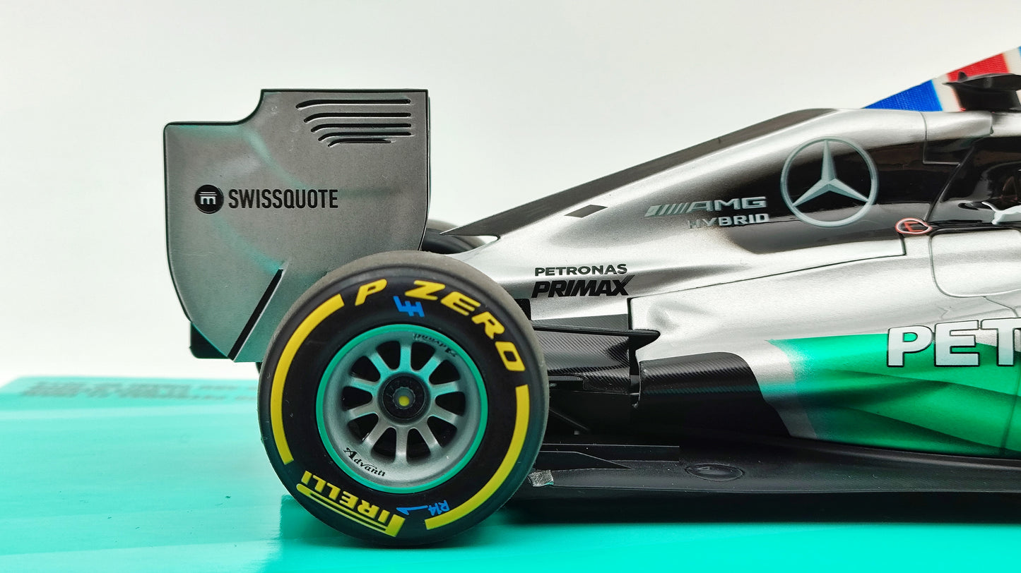 Minichamps AMG Mercedes W05 Lewis Hamilton Winner Abu Dhabi GP 2014 F1 World Champion 1/18 113140544