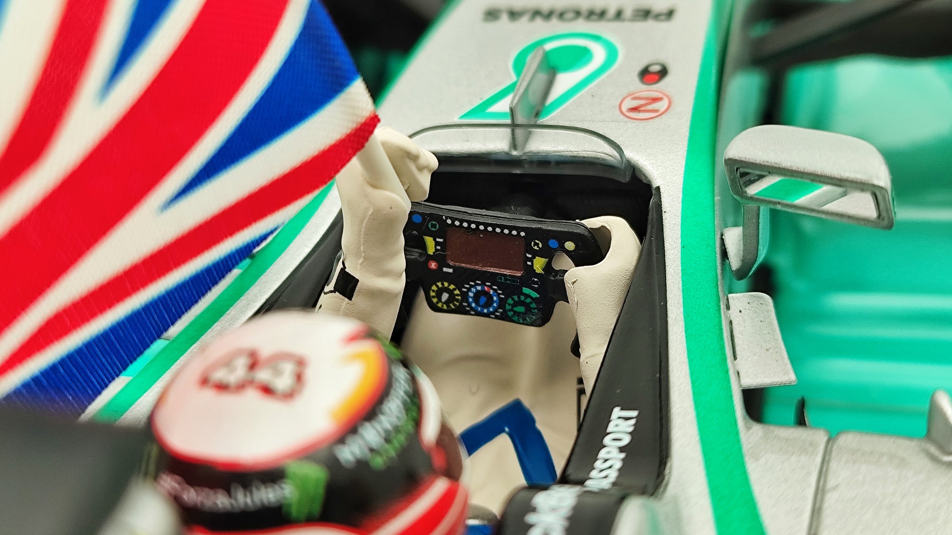 Mercedes Amg W05 Hamilton Winner Abu Dhabi Gp w/ Flag World Champion 2014 1:43 e Mercedes Amg W05 Hamilton Winner Abu Dhabi Gp w/ Flag World Champion 2014 1:43 e