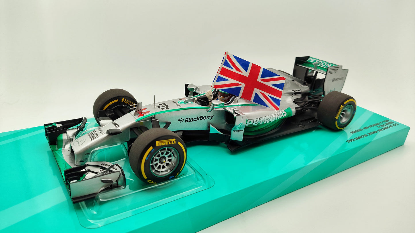 Minichamps AMG Mercedes W05 Lewis Hamilton Winner Abu Dhabi GP 2014 F1 World Champion 1/18 113140544