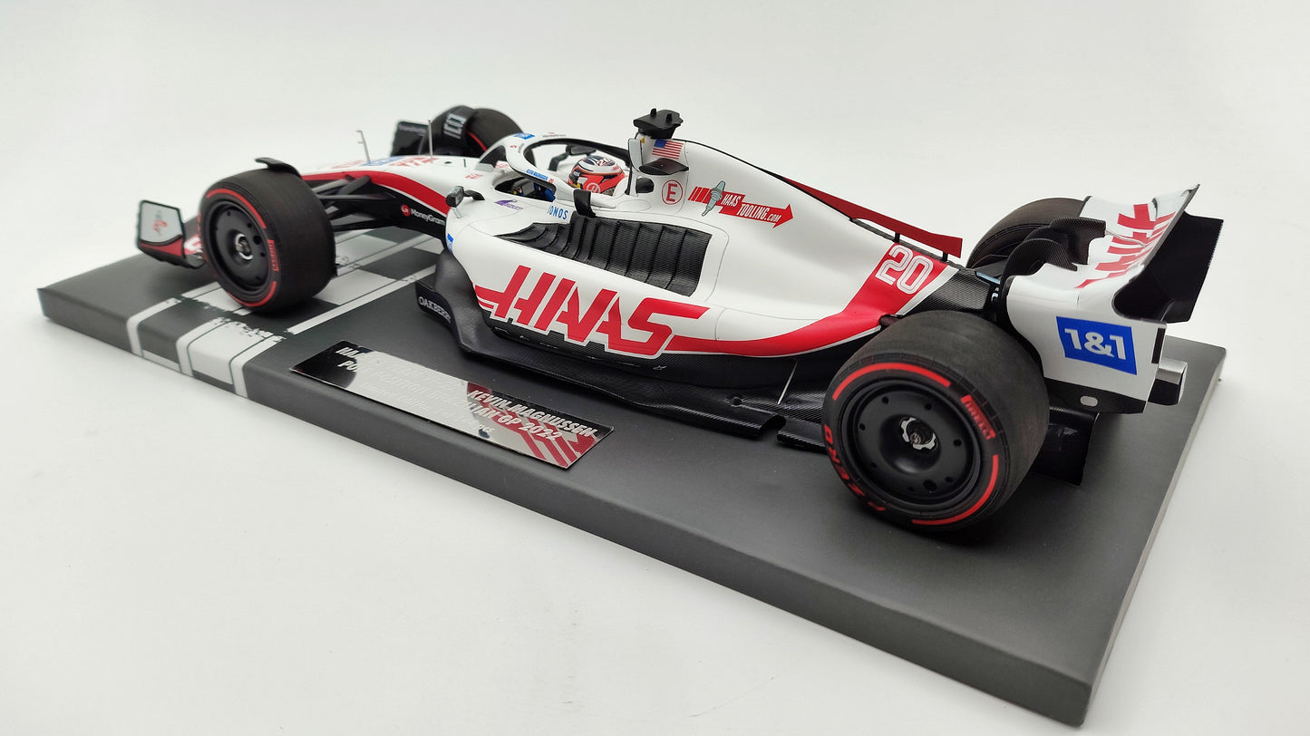 Minichamps Haas Ferrari VF22 Brazilian GP First Pole Kevin Magnussen 2022 F1 1/18 117222120