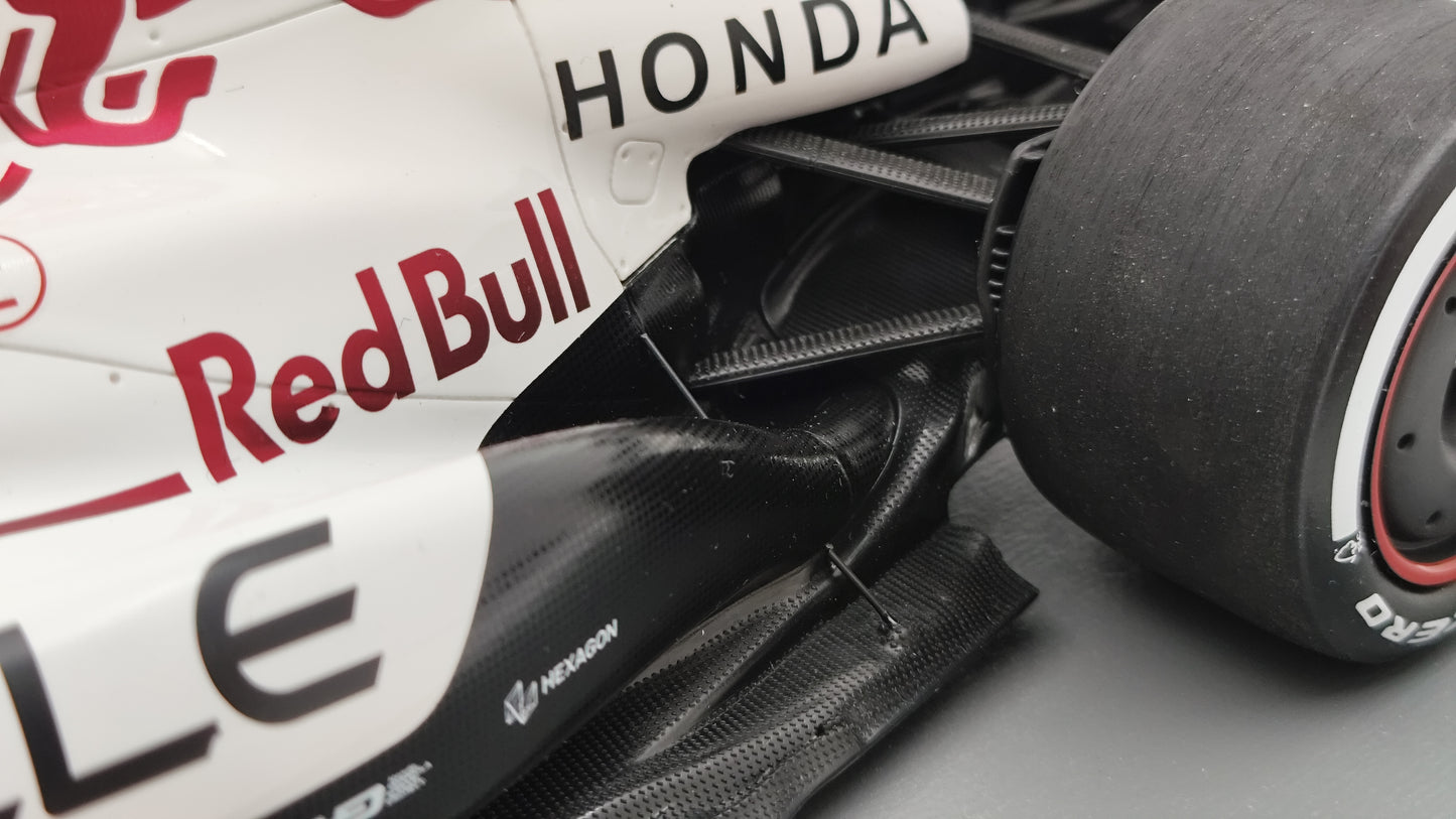 Spark Red Bull RB21 Max Verstappen Winner Japanese GP 2025 1/18 18S1004