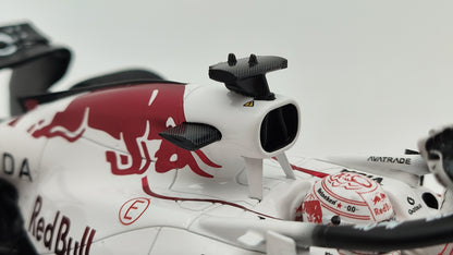 Spark Red Bull RB21 Max Verstappen Winner Japanese GP 2025 1/18 18S1004