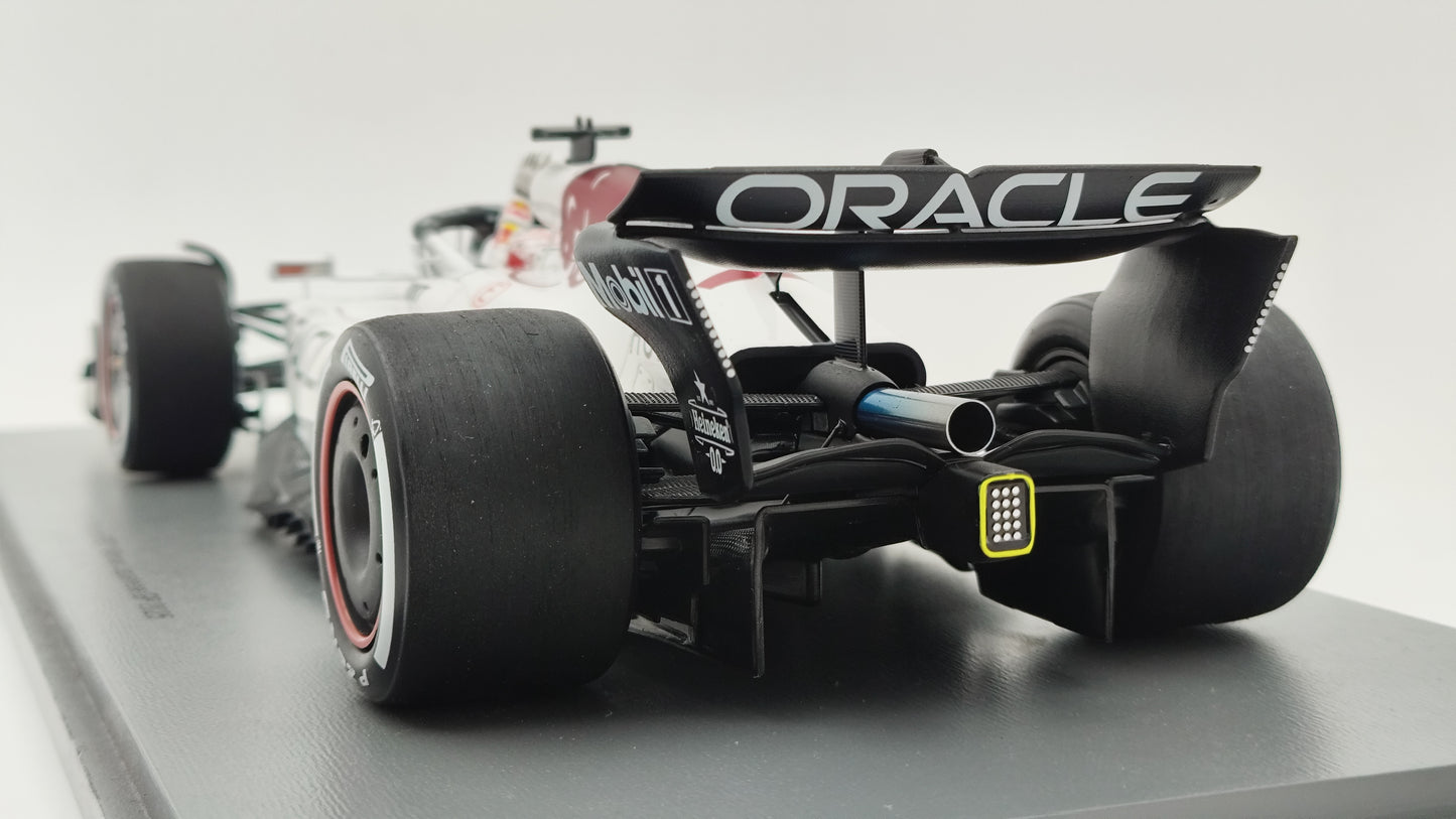 Spark Red Bull RB21 Max Verstappen Winner Japanese GP 2025 1/18 18S1004