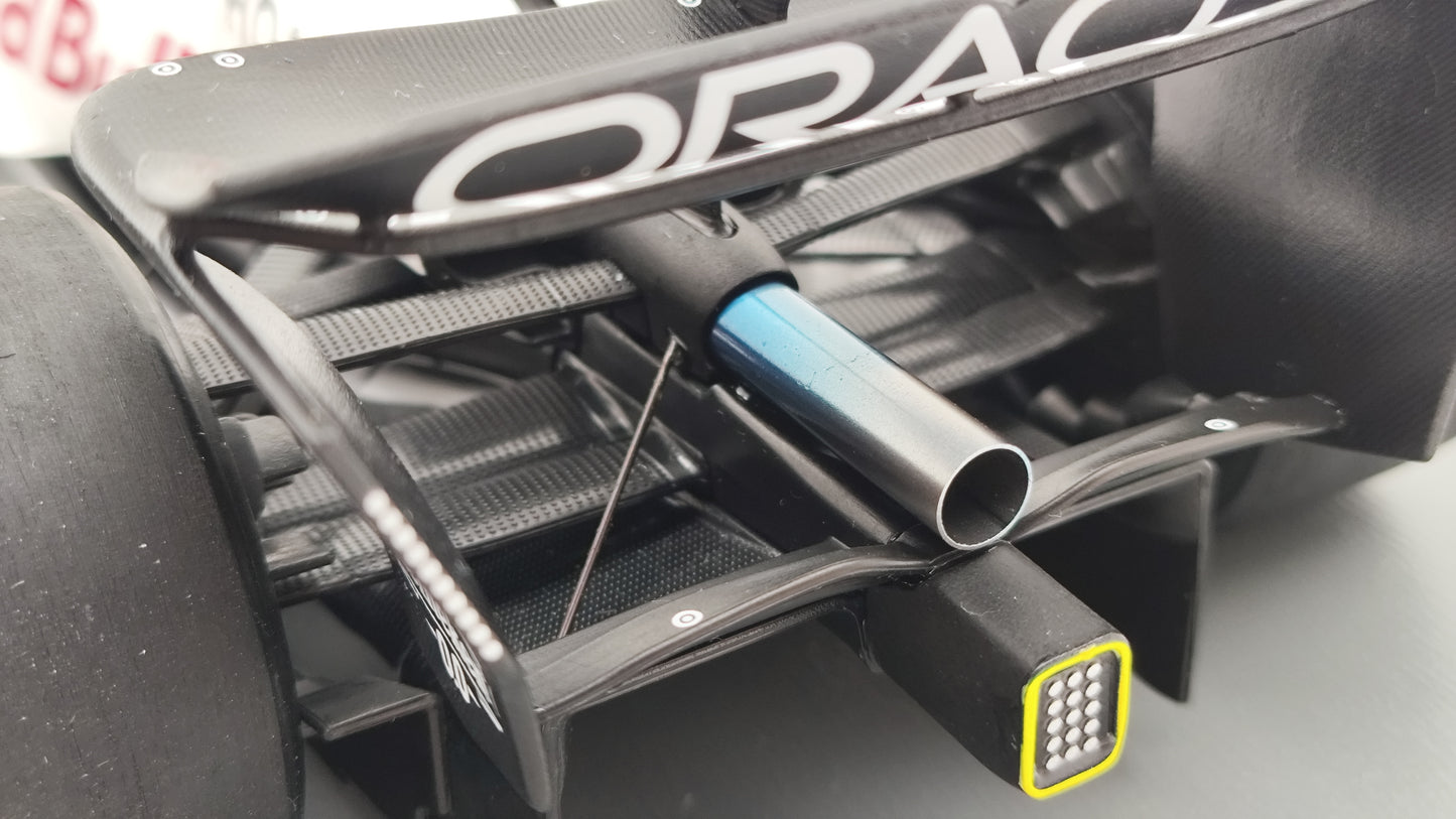 Spark Red Bull RB21 Max Verstappen Winner Japanese GP 2025 1/18 18S1004