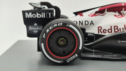 Spark Red Bull RB21 Max Verstappen Winner Japanese GP 2025 1/18 18S1004