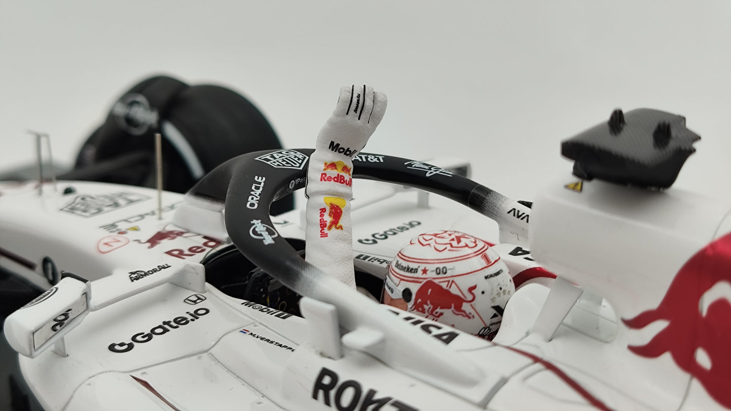 Spark Red Bull RB21 Max Verstappen Winner Japanese GP 2025 1/18 18S1004