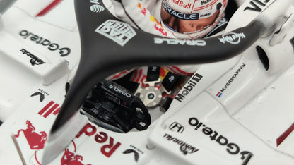 Spark Red Bull RB21 Max Verstappen Winner Japanese GP 2025 1/18 18S1004