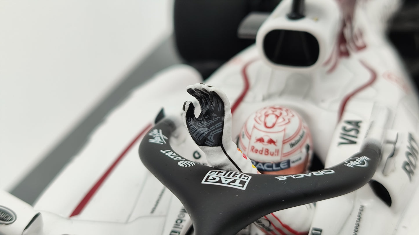 Spark Red Bull RB21 Max Verstappen Winner Japanese GP 2025 1/18 18S1004