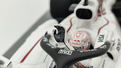 Spark Red Bull RB21 Max Verstappen Winner Japanese GP 2025 1/18 18S1004