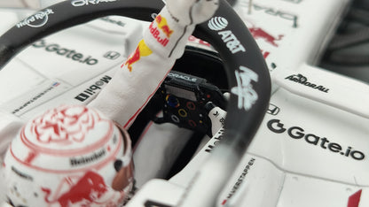 Spark Red Bull RB21 Max Verstappen Winner Japanese GP 2025 1/18 18S1004