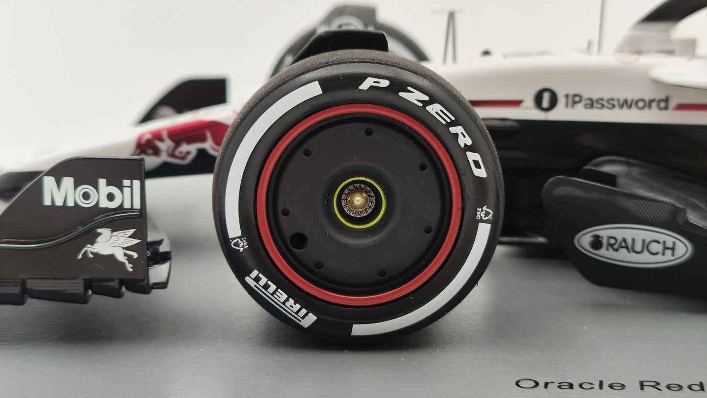 Spark Red Bull RB21 Max Verstappen Winner Japanese GP 2025 1/18 18S1004