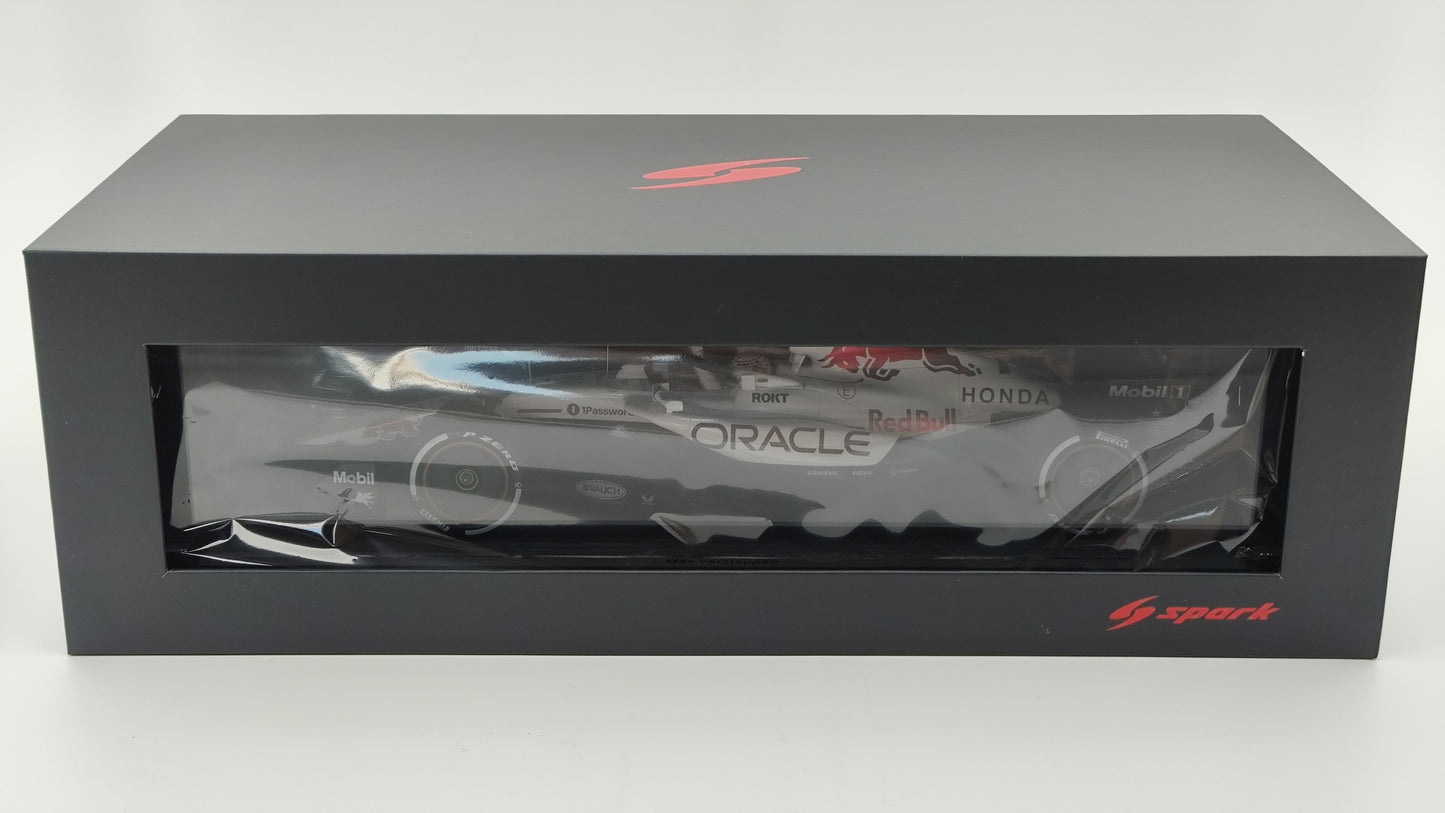 Spark Red Bull RB21 Max Verstappen Winner Japanese GP 2025 1/18 18S1004