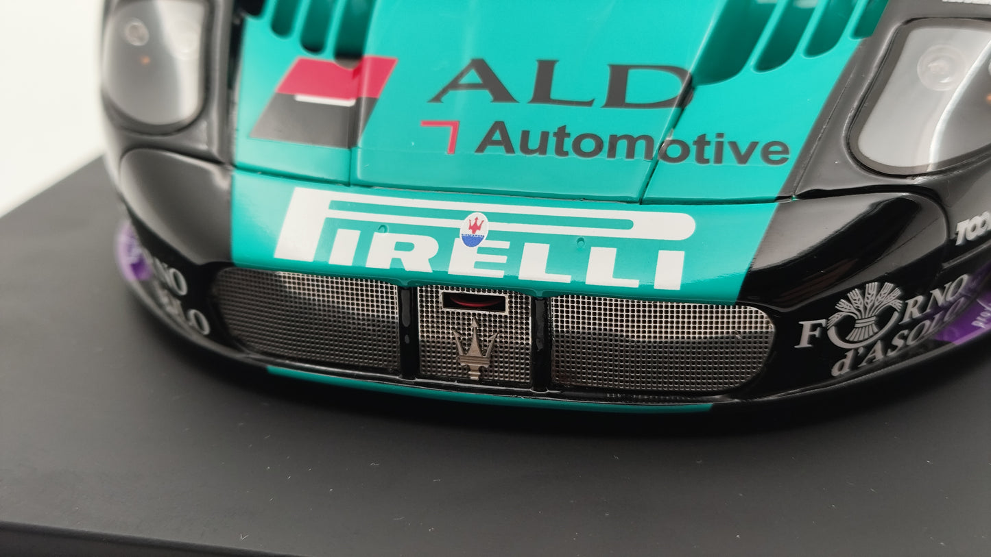 Spark Vitaphone Maserari MC12 Bertolini Bartels Van de Poele Winners Spa 24hrs 2006 1/18 18SPA2006