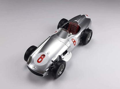 IXO Diamond 8 Mercedes W196 R n°8 Juan Manuel Fangio 1954-55 F1 World Champion 1/8 IXO-003