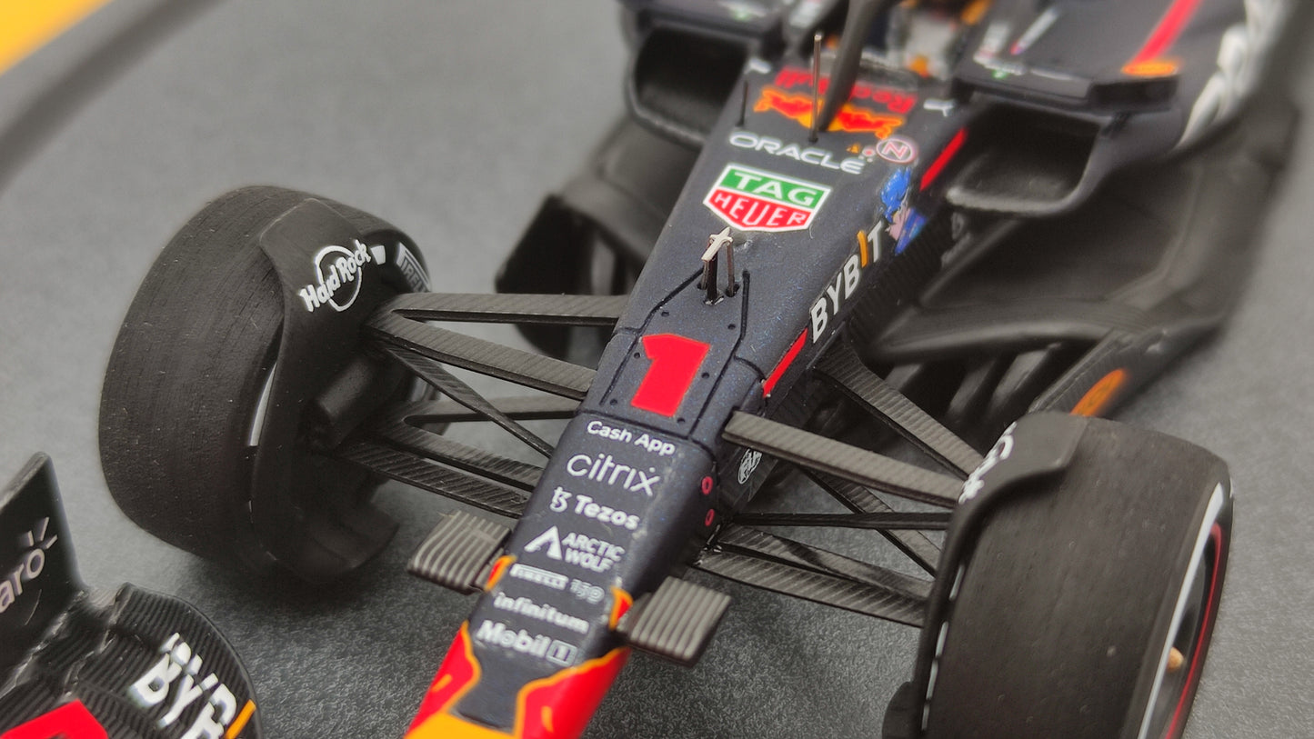 Spark Red Bull RB18 Max Verstappen Winner Abu Dhabi GP 2022 F1 Worldchampion 1/43 S8553