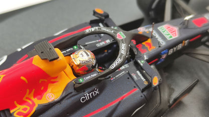 Spark Red Bull RB18 Max Verstappen Winner Abu Dhabi GP 2022 F1 Worldchampion 1/43 S8553