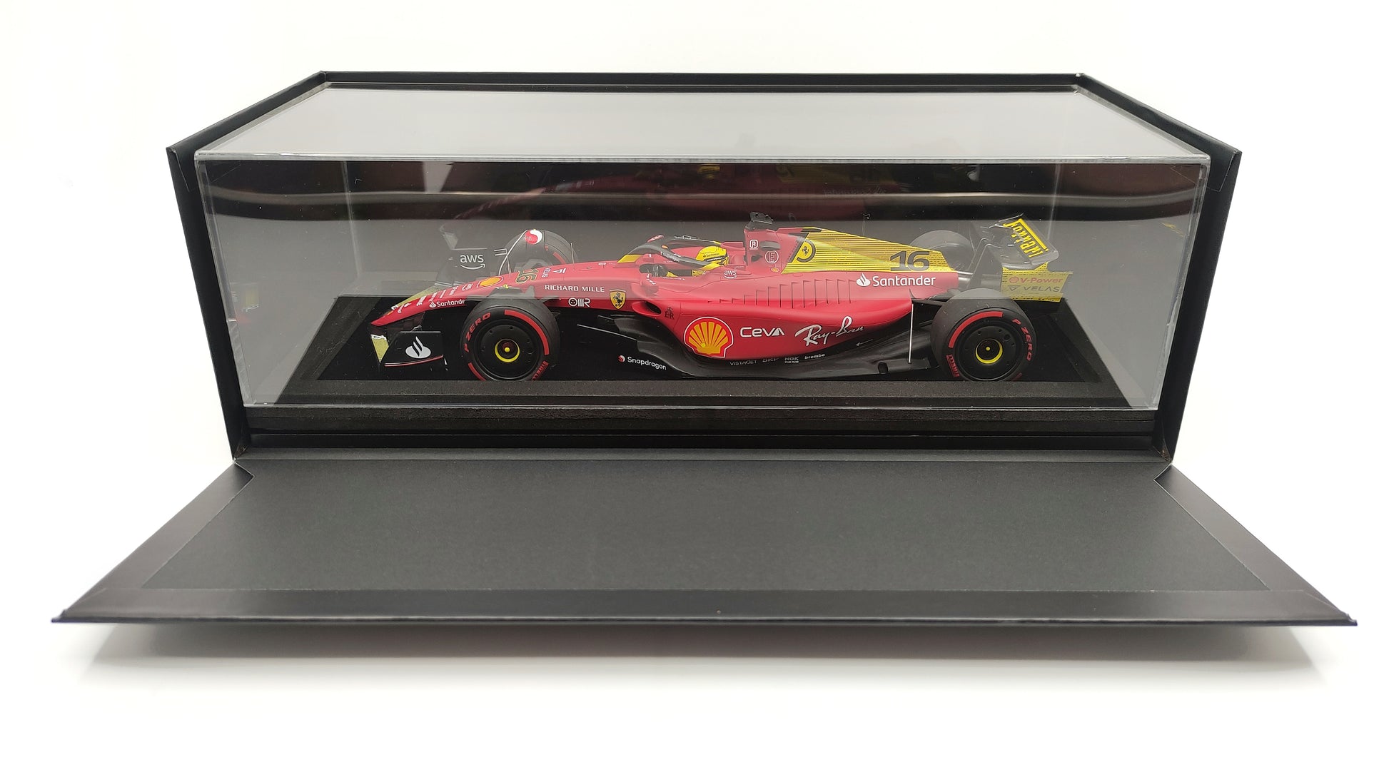 Miniatura Réplica Carro Escuderia Ferrari Racing Charles Leclerc