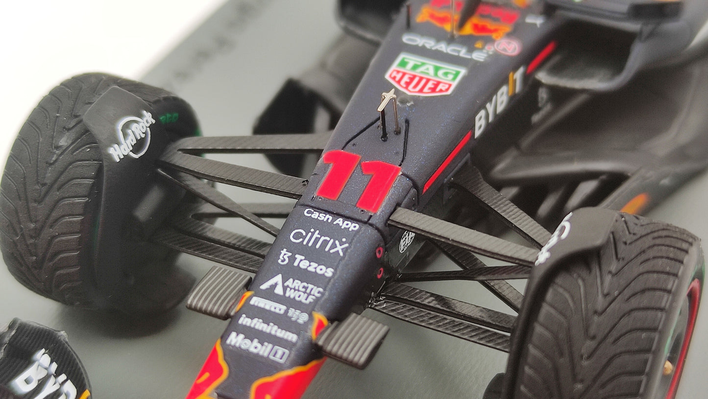 Spark Red Bull RB18 Sergio Perez Winner Singapore GP 2022 F1 1/43 S8560