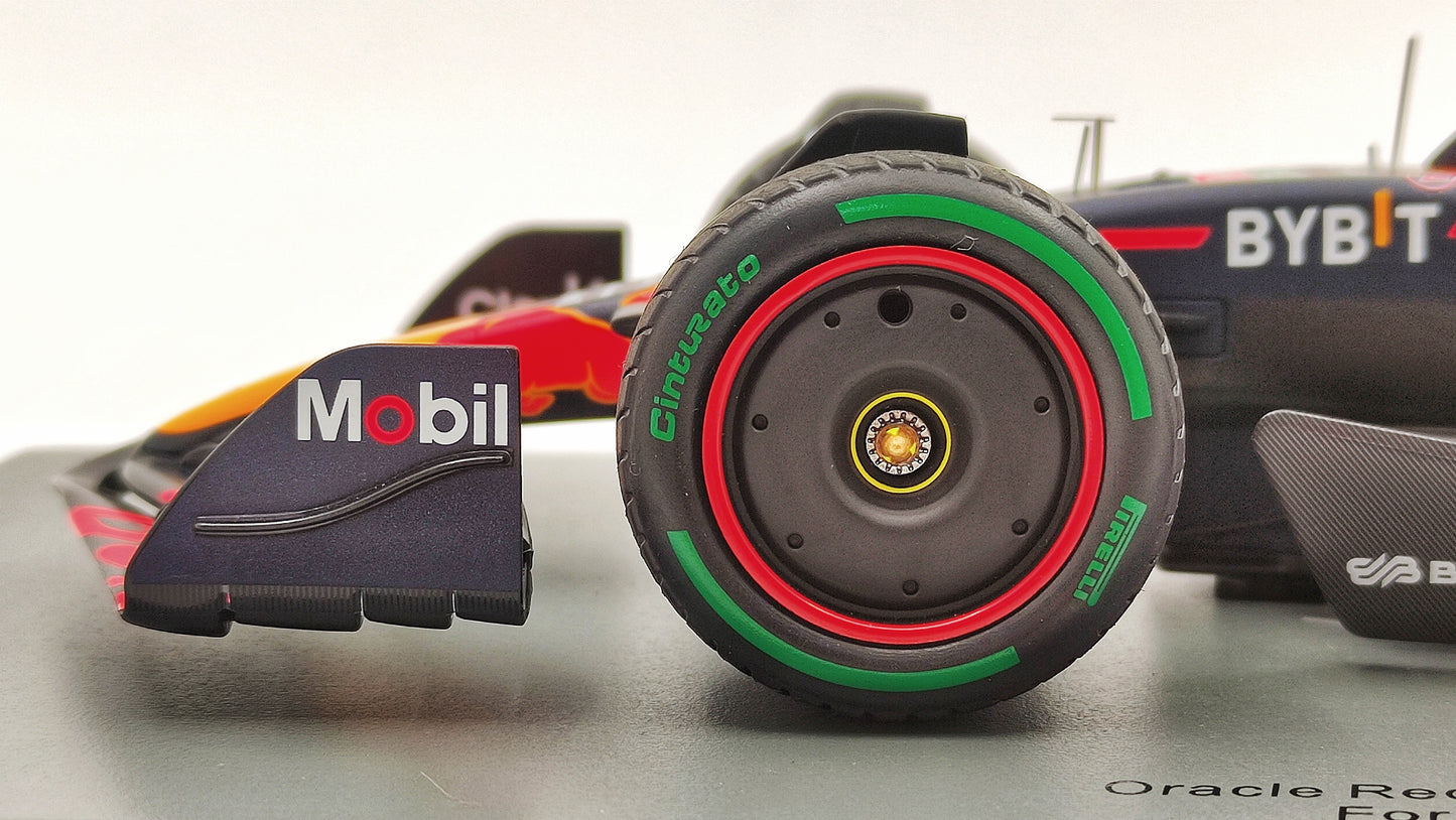 Spark Red Bull RB18 Max Verstappen Winner Japanese GP 2022 1/18 F1 World Champion 18S774