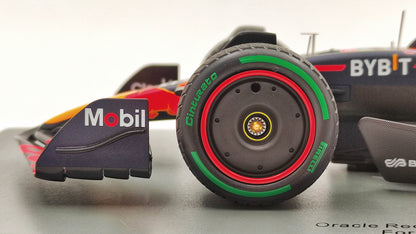 Spark Red Bull RB18 Max Verstappen Winner Japanese GP 2022 1/18 F1 World Champion 18S774