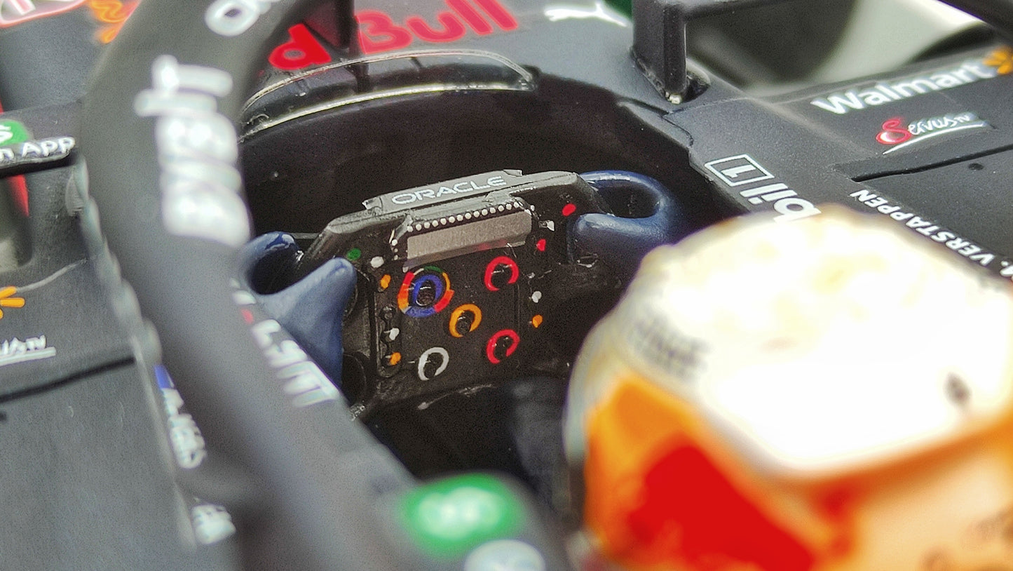 Spark Red Bull RB18 Max Verstappen Winner Japanese GP 2022 1/18 F1 World Champion 18S774