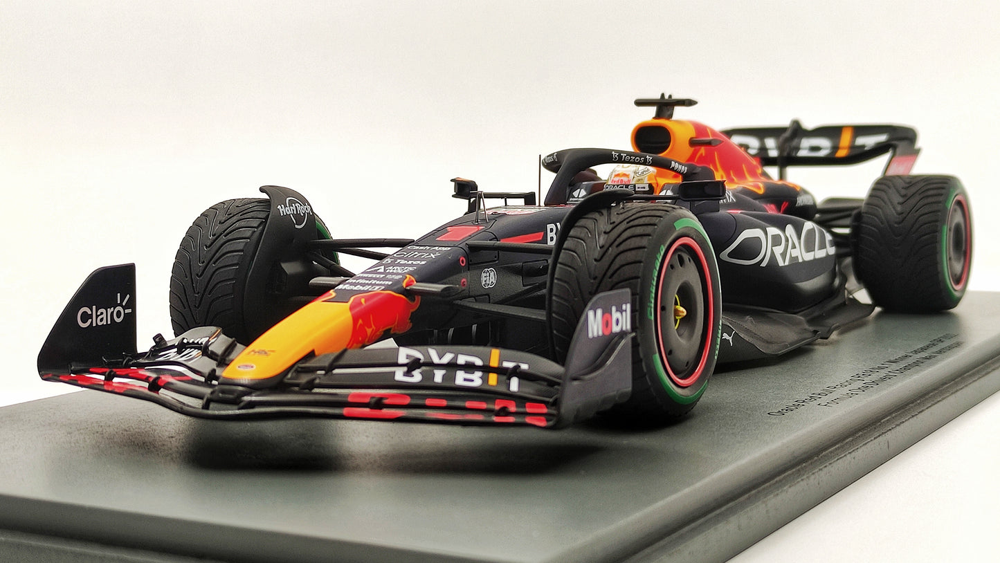 Spark Red Bull RB18 Max Verstappen Winner Japanese GP 2022 1/18 F1 World Champion 18S774