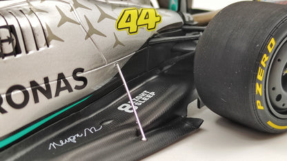 Minichamps AMG Mercedes W13 Lewis Hamilton 2022 Miami GP 1/18 110220544