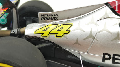 Minichamps AMG Mercedes W13 Lewis Hamilton 2022 Miami GP 1/18 110220544