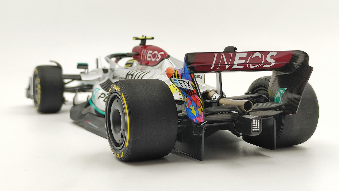 Minichamps AMG Mercedes W13 Lewis Hamilton 2022 Miami GP 1/18 110220544