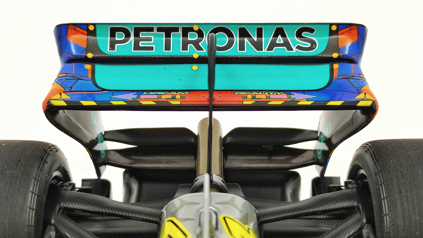 Minichamps AMG Mercedes W13 Lewis Hamilton 2022 Miami GP 1/18 110220544