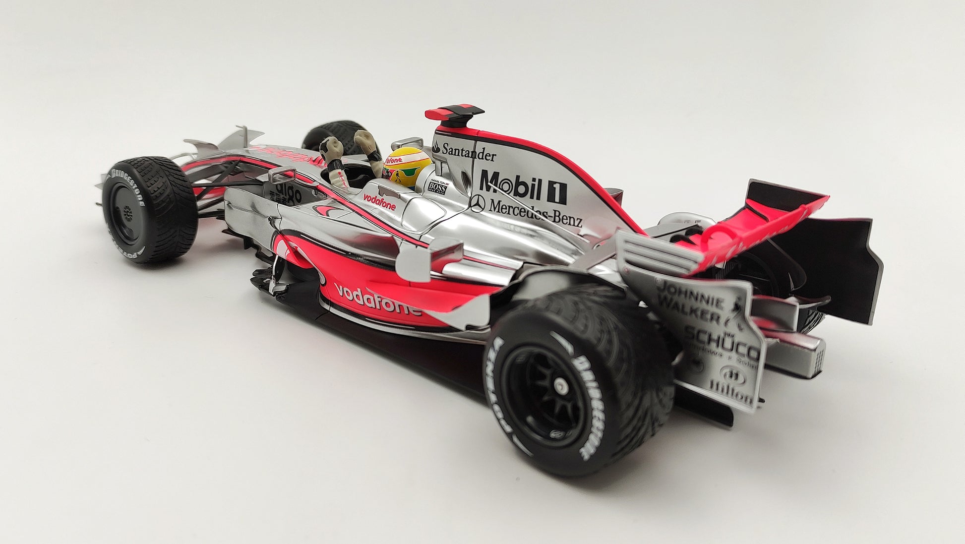 Minichamps Mclaren Mercedes MP4/23 Lewis Hamilton 2008 Brazilian GP winner  1/18 530081832