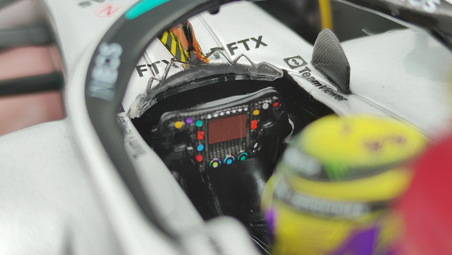 Minichamps AMG Mercedes W13 Lewis Hamilton 2022 Miami GP 1/18 113220544