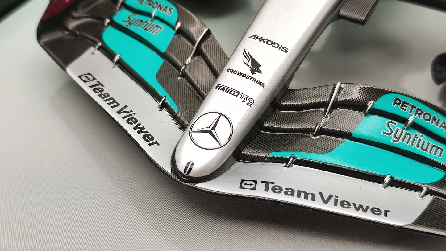 Minichamps AMG Mercedes W13 George Russell Brazilian GP 2022 First win 1/18 113222163