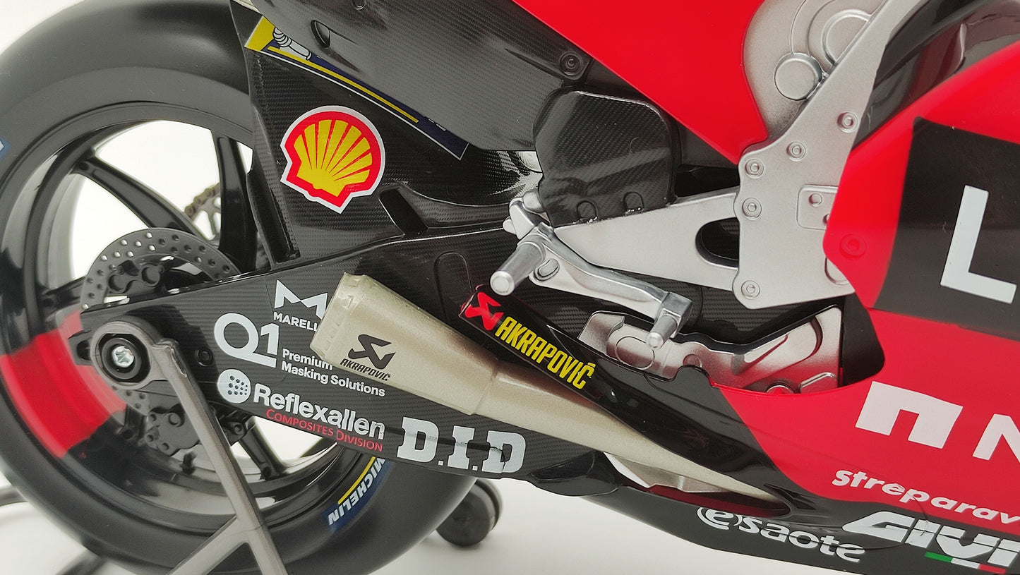 Maisto MotoGP Ducati Desmosedici GP22 Pecco Bagnaia World Champion 2022 MA32229