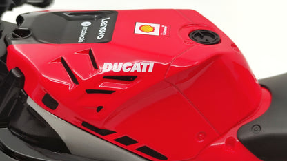 Maisto MotoGP Ducati Desmosedici GP22 Pecco Bagnaia World Champion 2022 MA32229