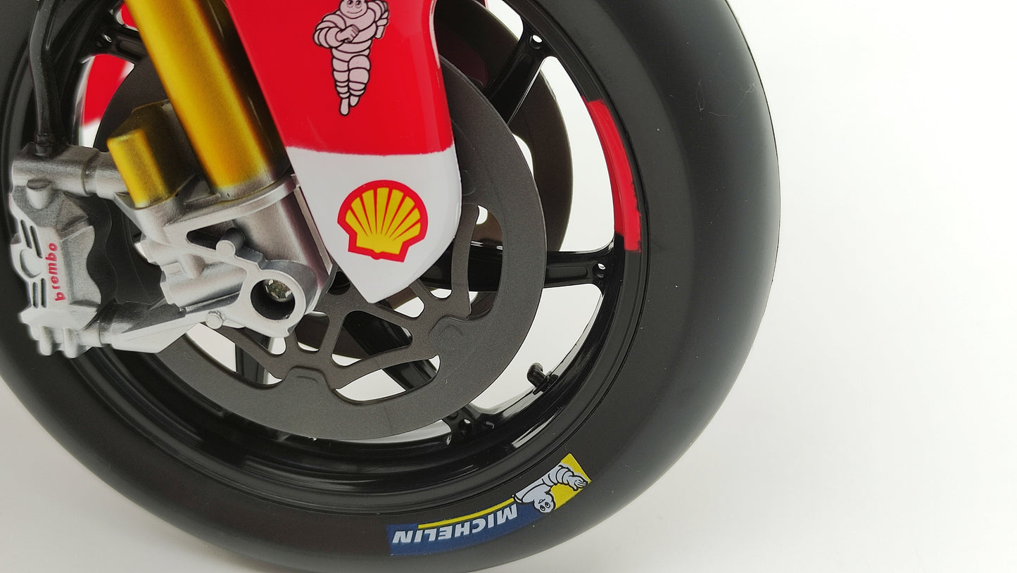 Maisto MotoGP Ducati Desmosedici GP22 Pecco Bagnaia World Champion 2022 MA32229