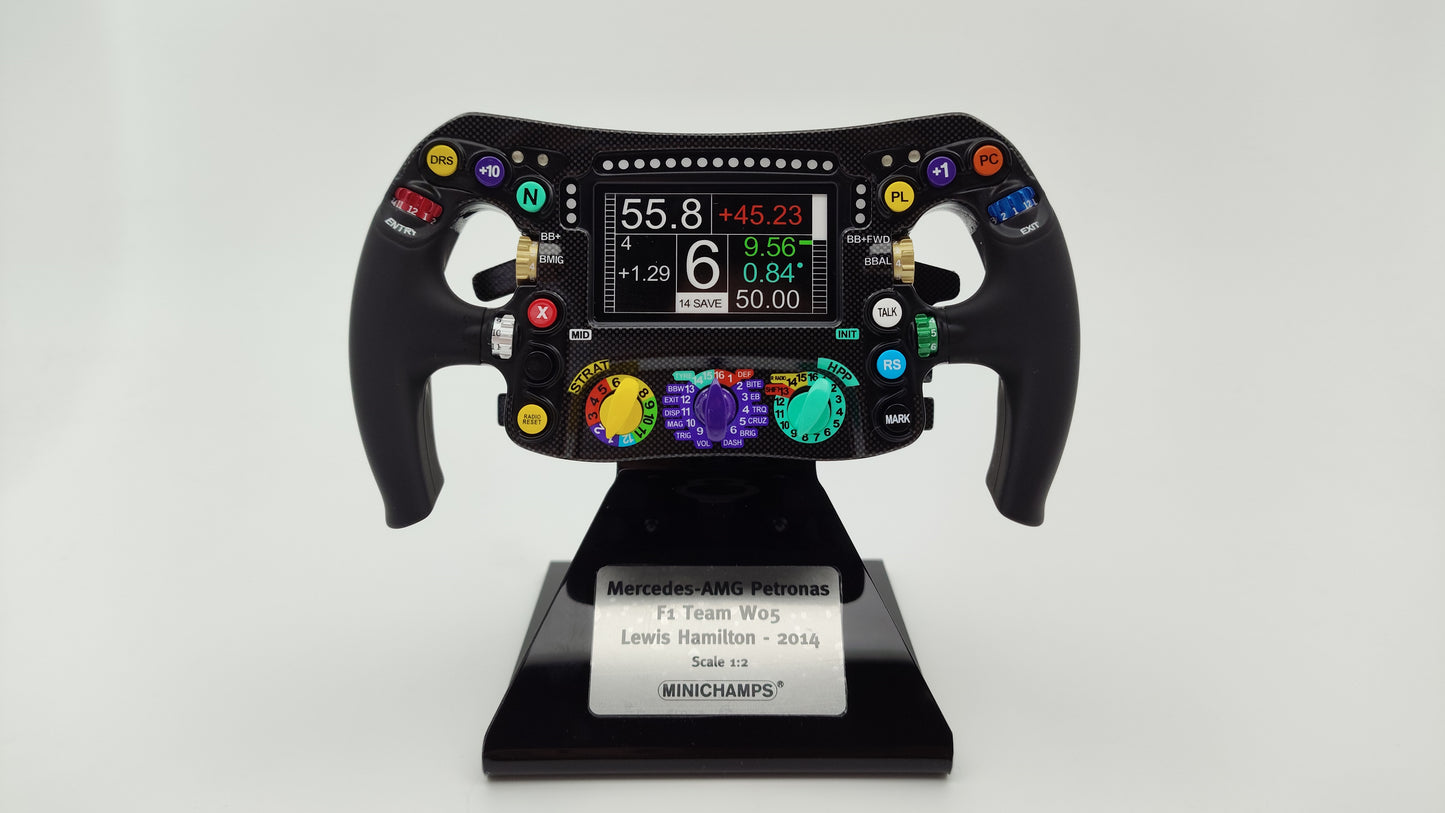 Minichamps AMG Mercedes W05 Lewis Hamilton 2014 Abu Dhabi GP F1 World Champion 1/2 4012138753198