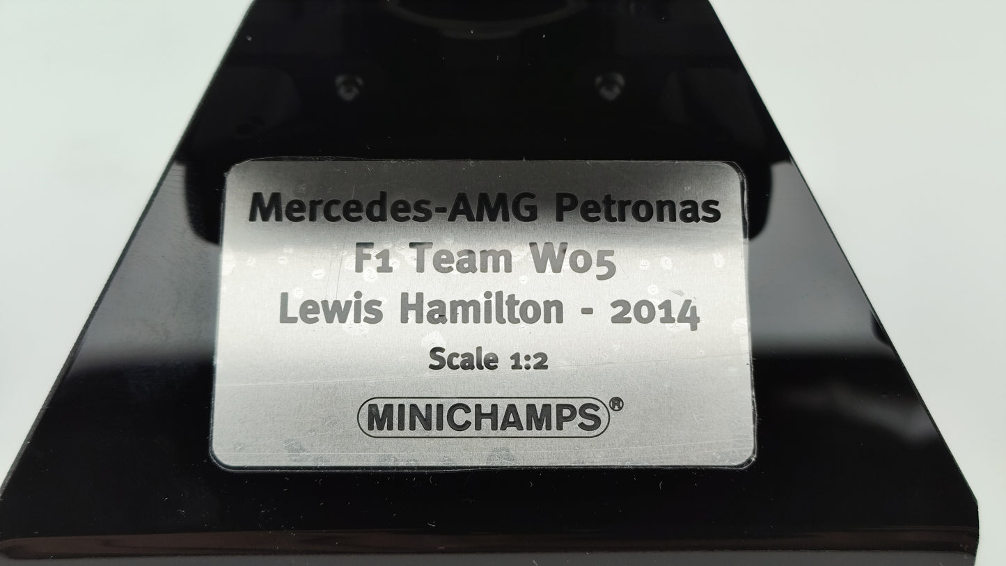 Minichamps AMG Mercedes W05 Lewis Hamilton 2014 Abu Dhabi GP F1 World Champion 1/2 4012138753198