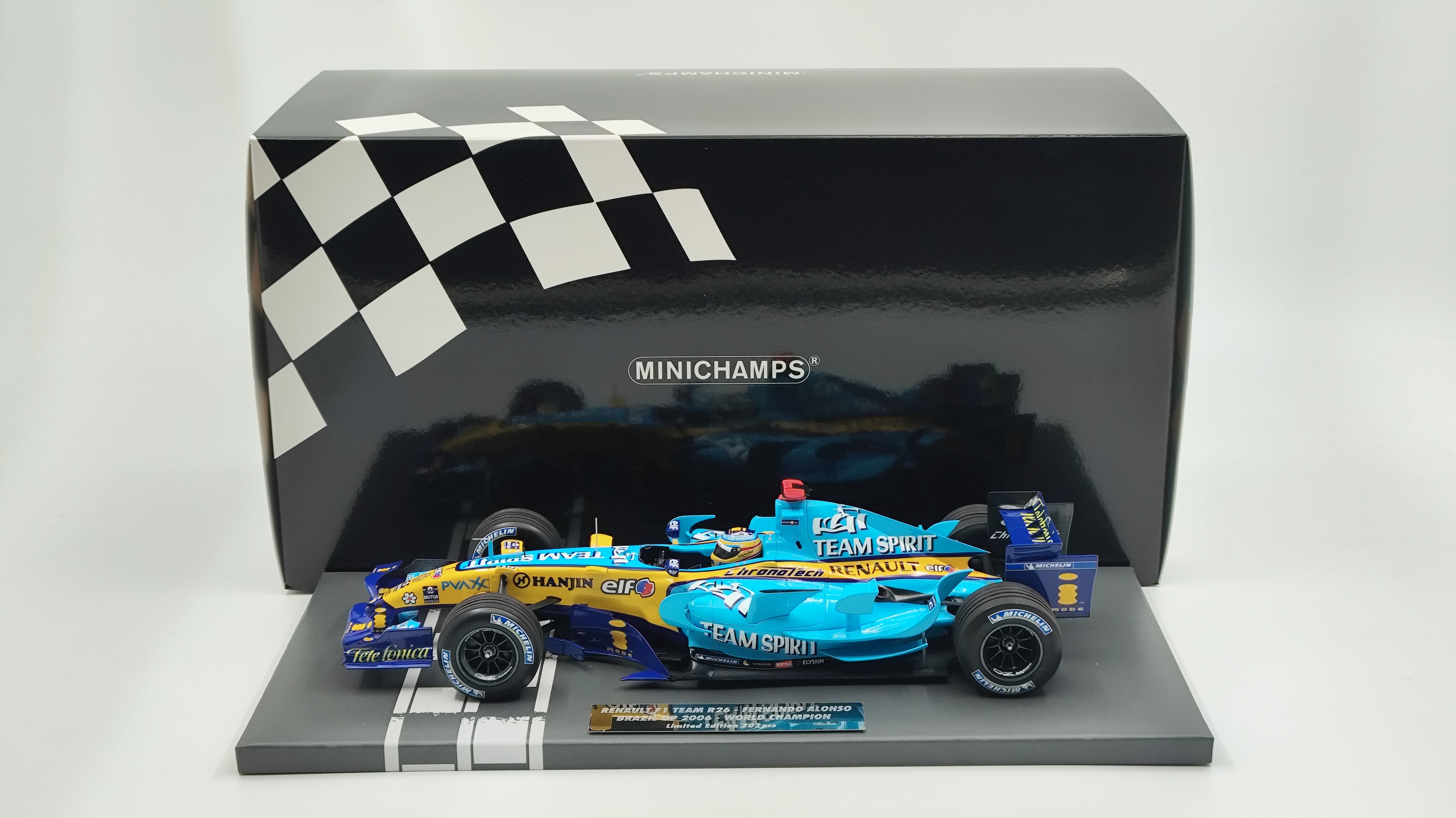 Minichamps Renault R26 Brazilian GP Fernando Alonso 2006 F1 World