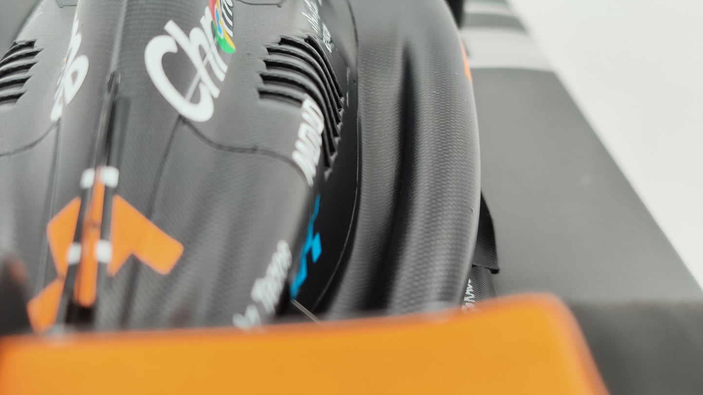 Minichamps Mclaren MCL60 Lando Norris Singapore GP F1 2023 1/18 537233404