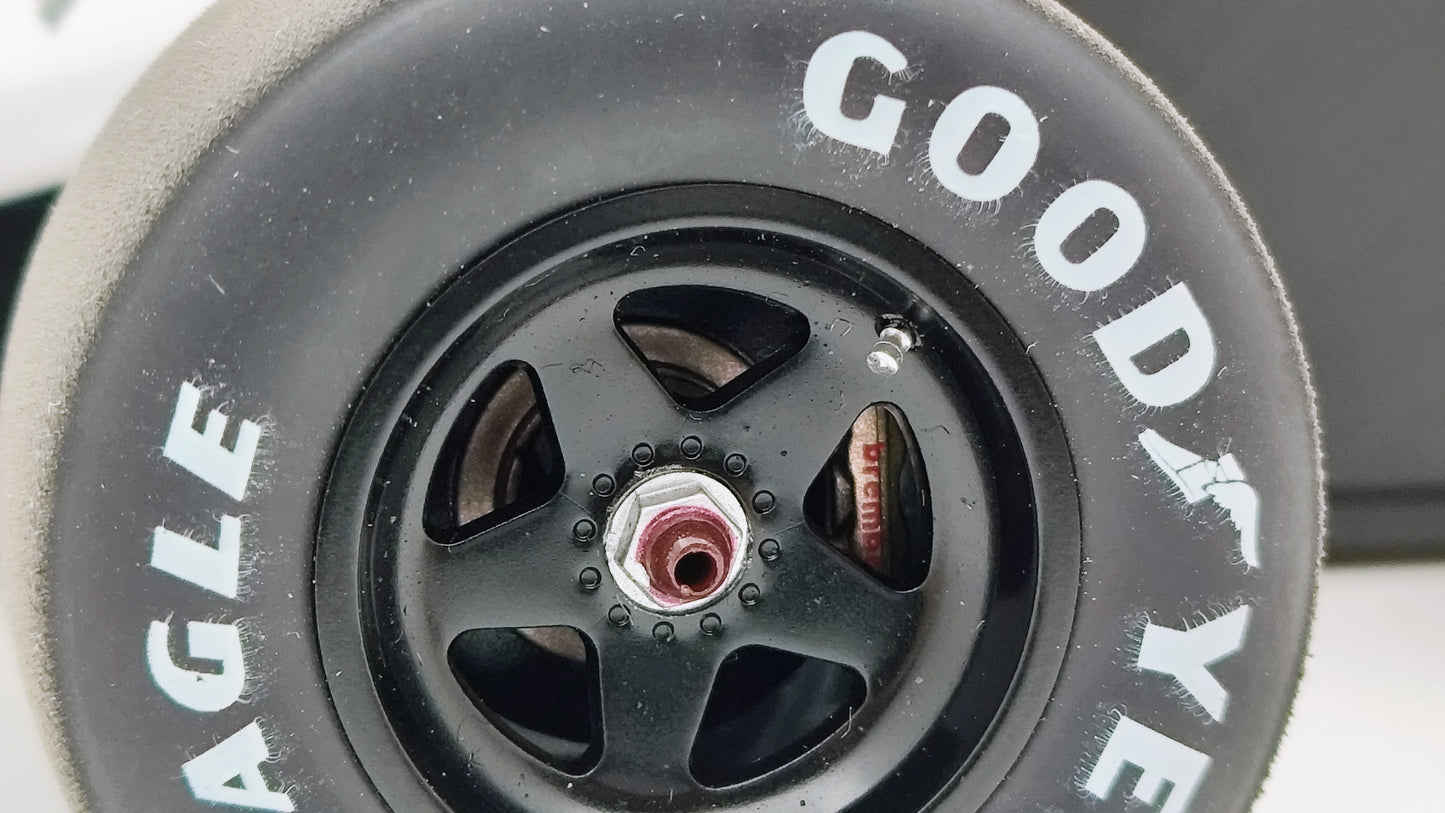 AutoArt Mclaren Honda MP4/6 Ayrton Senna Japanese GP Winner 1991 F1 Worldchampion AUT89150