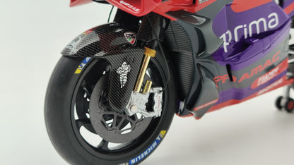 Kiloworks Moto GP Pramac Ducati GP24 Jorge Martin 2024 World Champion 1/12 KLW0015-01