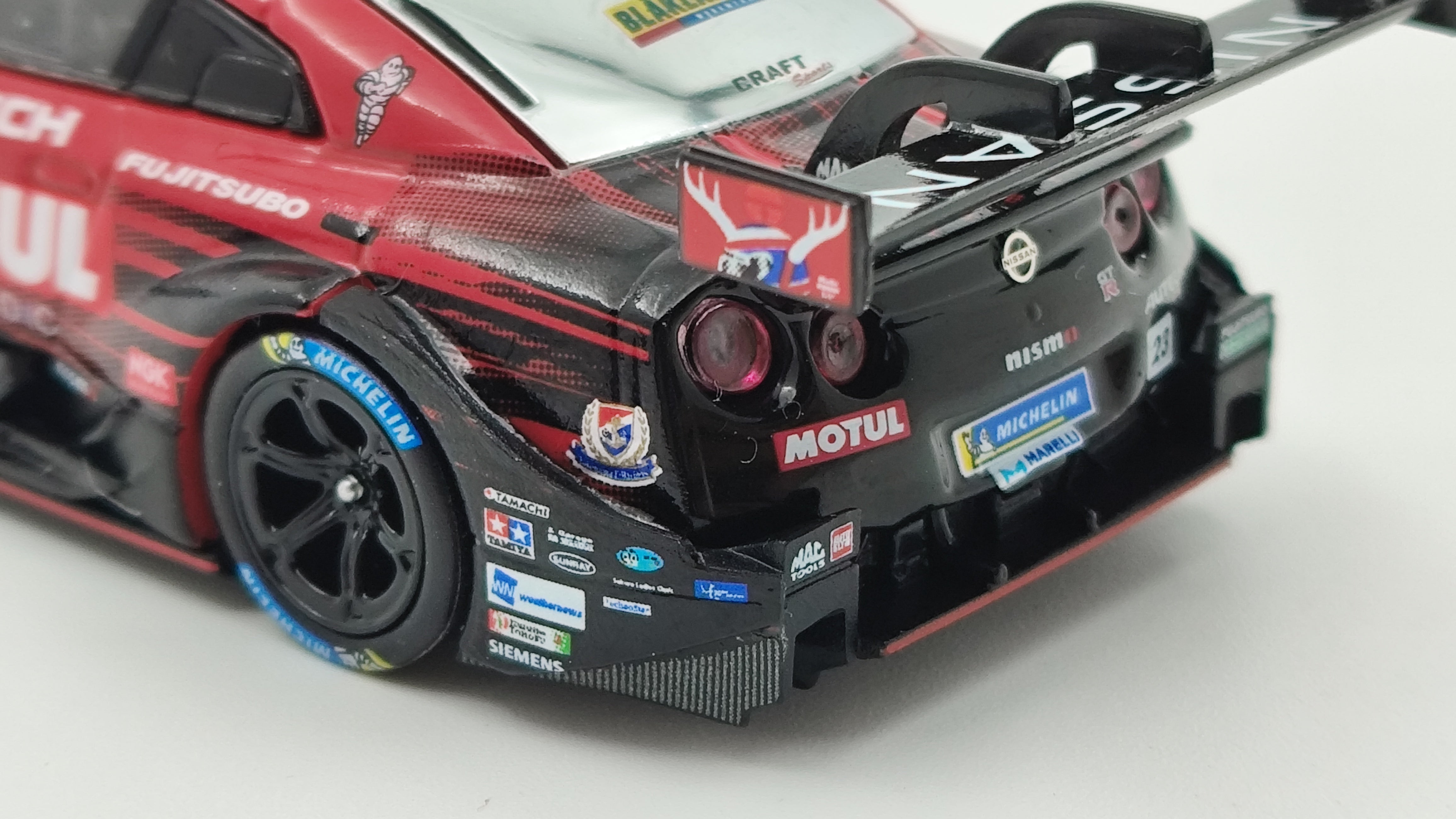 Mini GT Super GT Nissan GT-R Suzuka Winner Matsuda/Quintarelli 1