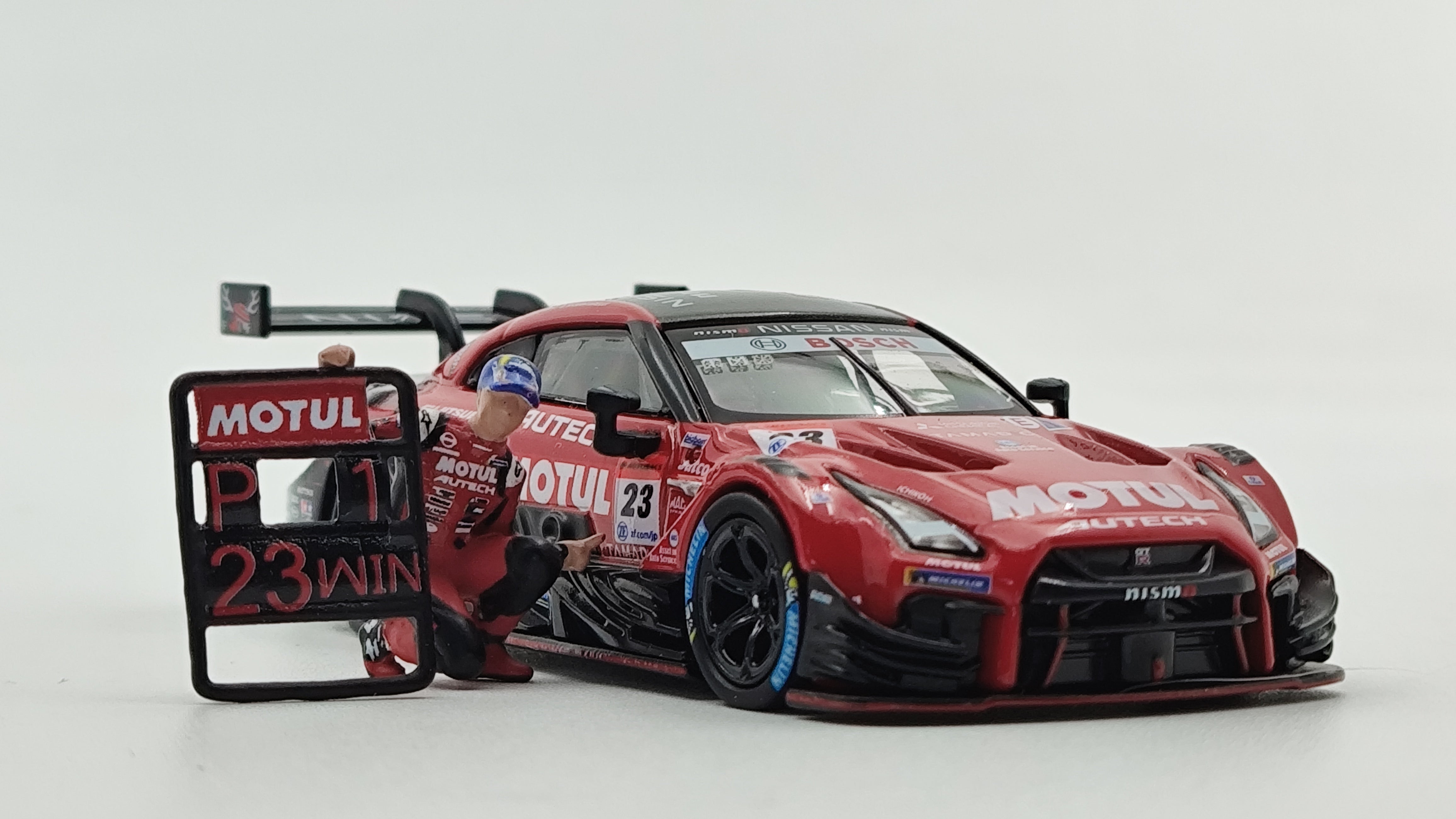 Mini GT Super GT Nissan GT-R Suzuka Winner Matsuda/Quintarelli 1