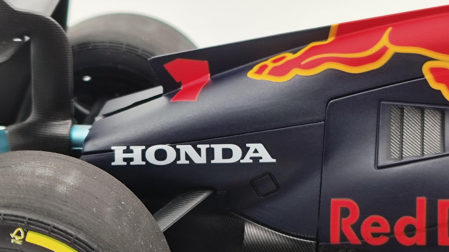 Minichamps Red Bull Honda RB20 Las Vegas GP Max Verstappen F1 2024 World Champion 1/18 110242201
