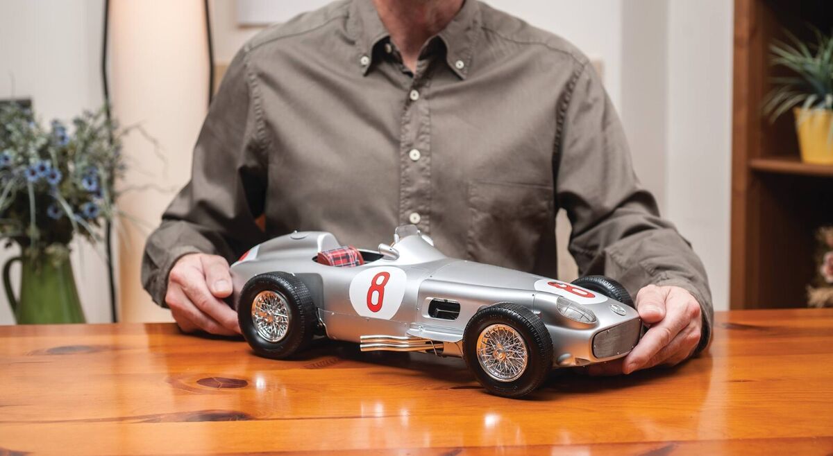 IXO Diamond 8 Mercedes W196 R n°8 Juan Manuel Fangio 1954-55 F1 World Champion 1/8 IXO-003