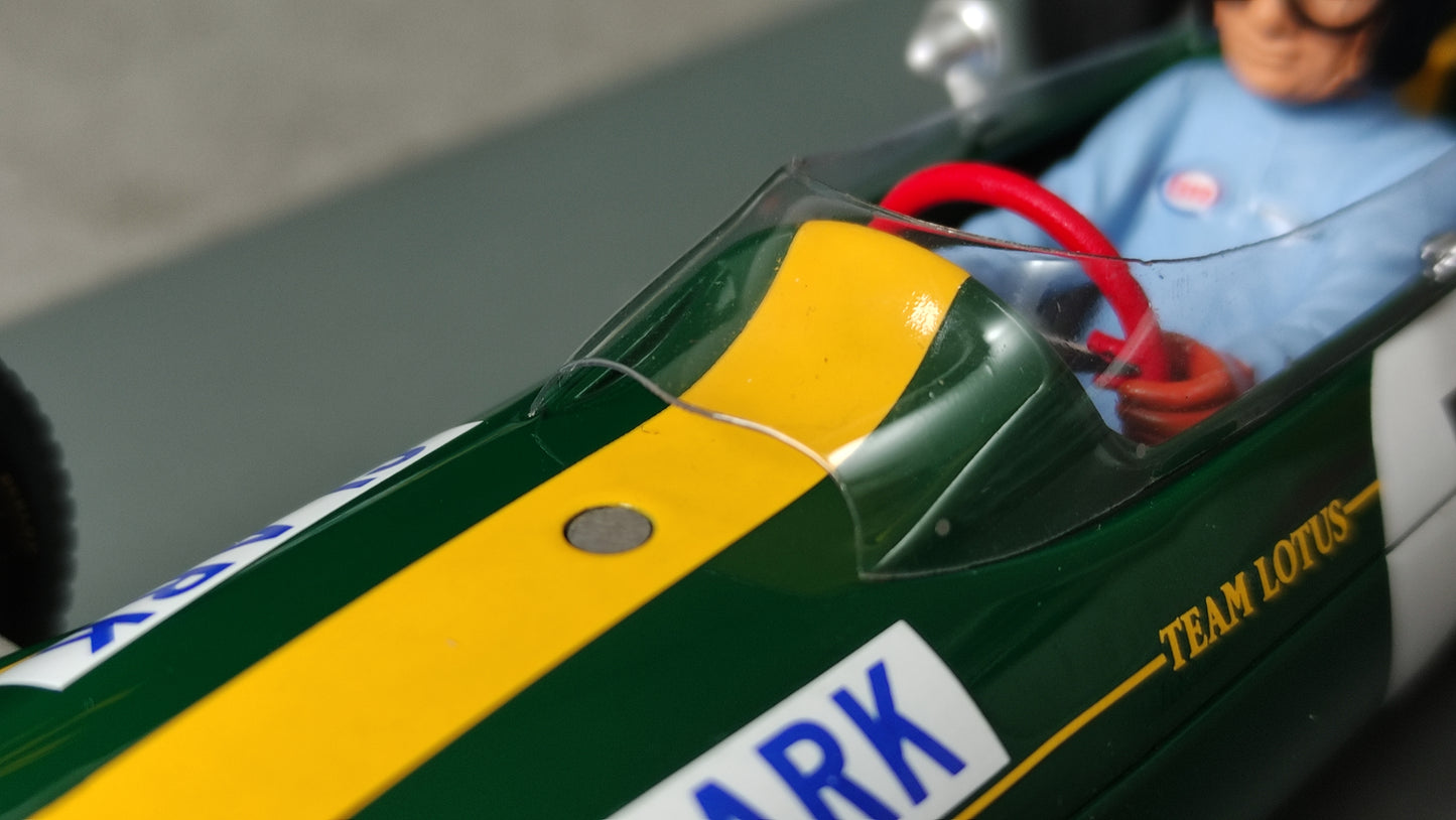 Spark Lotus 33 Jim Clark winner British GP 1965 1/18 18S416